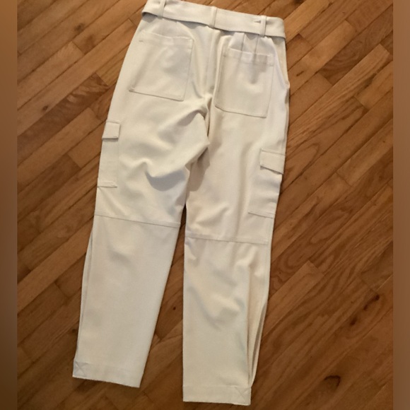 NEW BANANA REPUBLIC HIGH WAISTED TAPERED CARGO - PLEATED CUFF - LUXURIOUS FABRIC - Picture 6 of 16